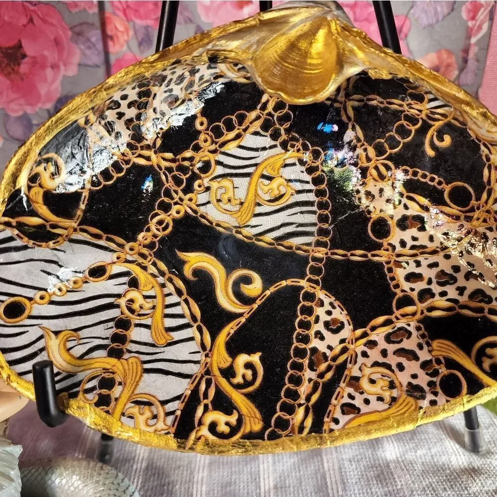 Decoupage clam shell   - Picture 2 of 7